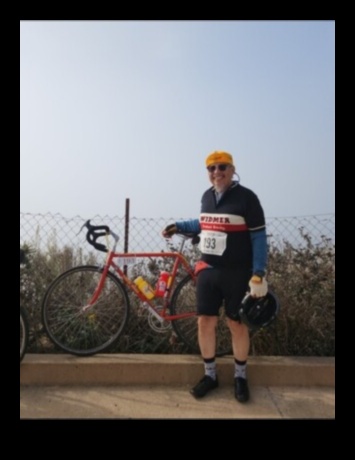 סיפורים דו-גלגליים: סיפורים אישיים מרוכבי אופניים נלהבים