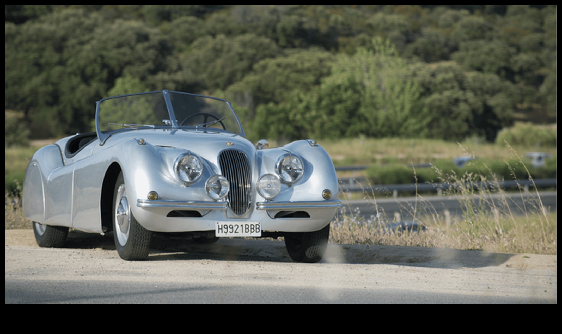 אגדות יוקרה: חוגגים את המשיכה הנצחית של כלי רכב אייקוניים