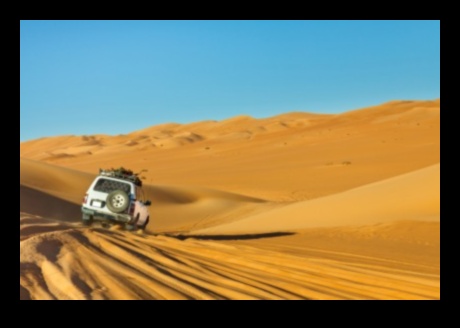 חלומות במדבר: רכבי שטח המתמודדים עם החולות בכושר שאין שני לו