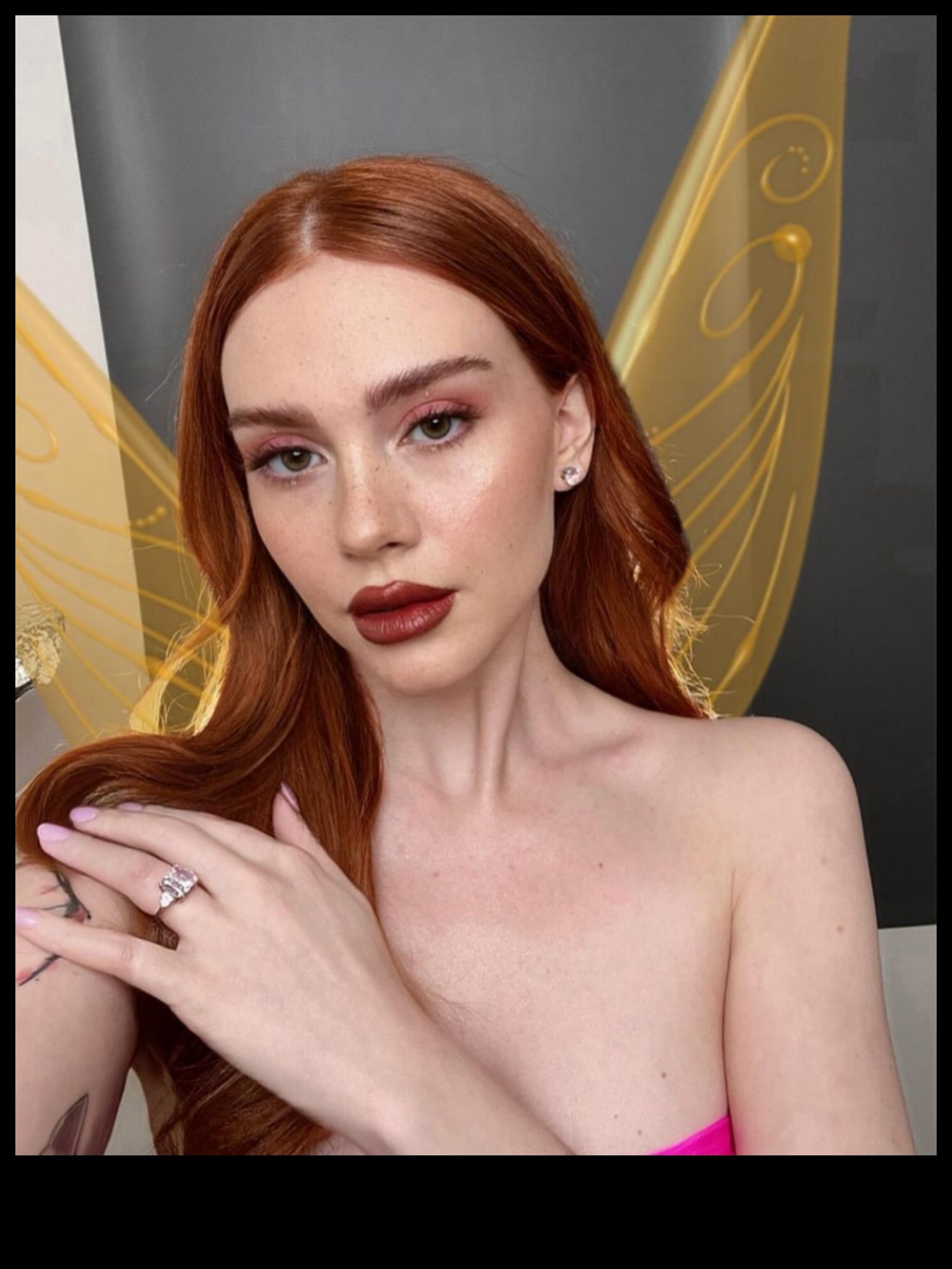 קסם ארגמן: חקור את העולם העשיר של שיער אדום ואדום