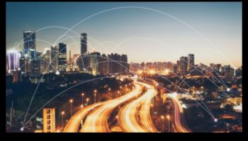 מפקדי נוף עירוני: ניווט בכבישים עירוניים בסמכות בהיברידיות יעילות