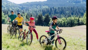 סיפורים דו-גלגליים: סיפורים אישיים מרוכבי אופניים נלהבים