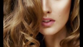 צבע שיער ואופנה: תיאום המראה שלך עם הטרסים שלך