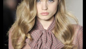 בלונדיניות אופנה עילית: תסרוקות בהשראת מסלול למעצבי טרנדים