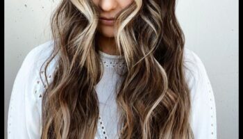 ברונטיות בוהמייניות: תסרוקות חופשיות לטבע בלב